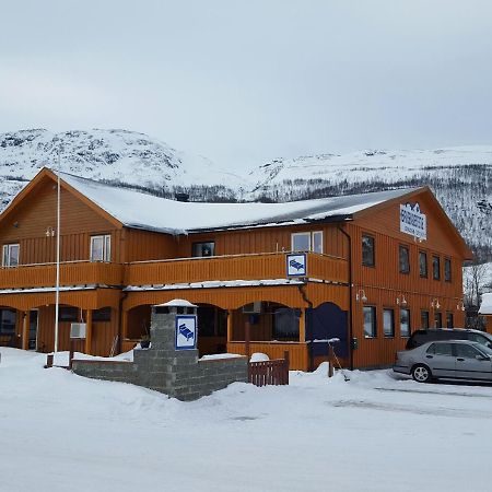Henriksen Gjestestue Sørkjosen Екстериор снимка