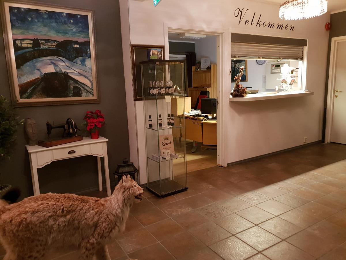 Henriksen Gjestestue Sørkjosen Екстериор снимка